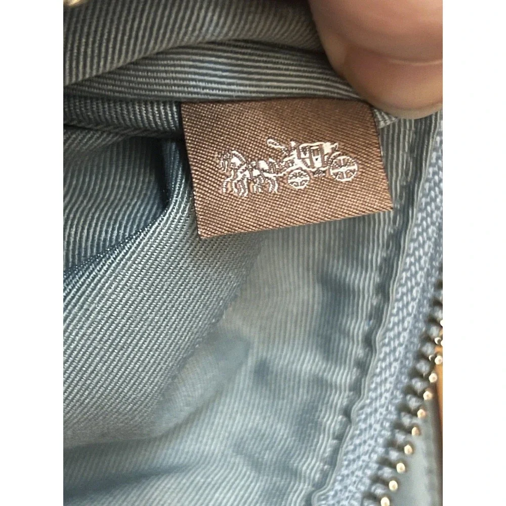 Coach new pebble